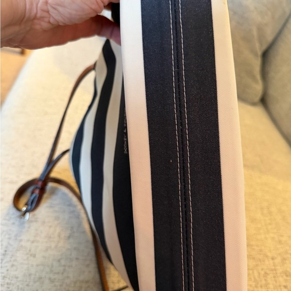 Dooney & Bourke Navy, Red,& Cream Striped Canvas Crossbody Bag EUC 10x101/2 - Picture 7 of 14
